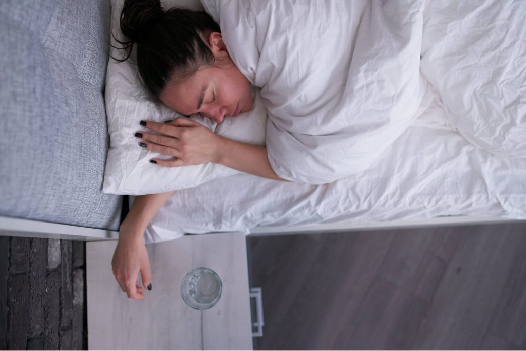 hướng dẫn chọn nệm cho người ngủ nghiêng 