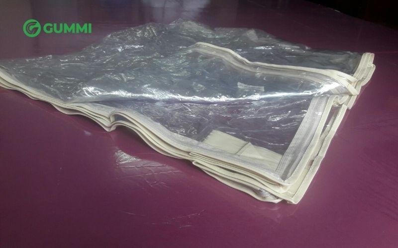 Sử dụng túi bọc để bảo vệ nệm cao su sau khi cuộn