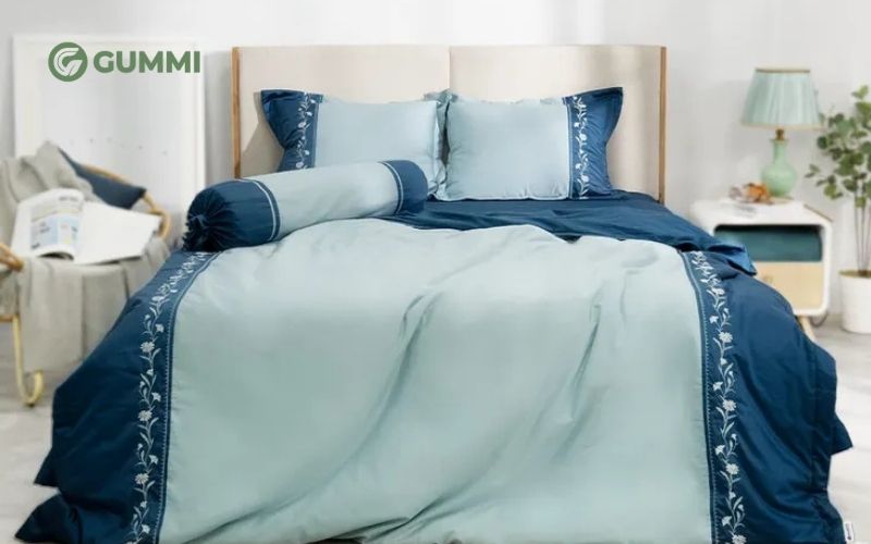 Ý nghĩa và cách chọn chăn ga gối màu xanh lá cây đẹp 5 Bộ chăn ga Amando thêu cotton satin màu xanh lá