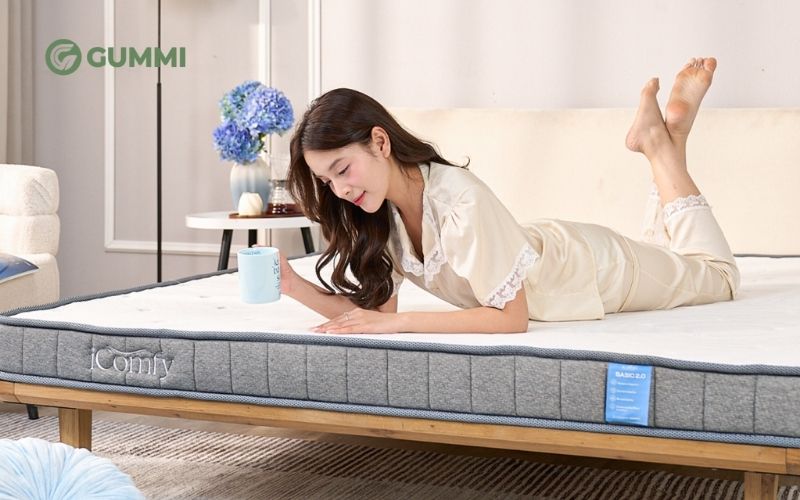 So sánh nệm foam và nệm cao su: Nệm nào hợp với bản thân? 1 Nệm foam tuy mềm mại nhưng vẫn nâng đỡ vững chắc cho cơ thể