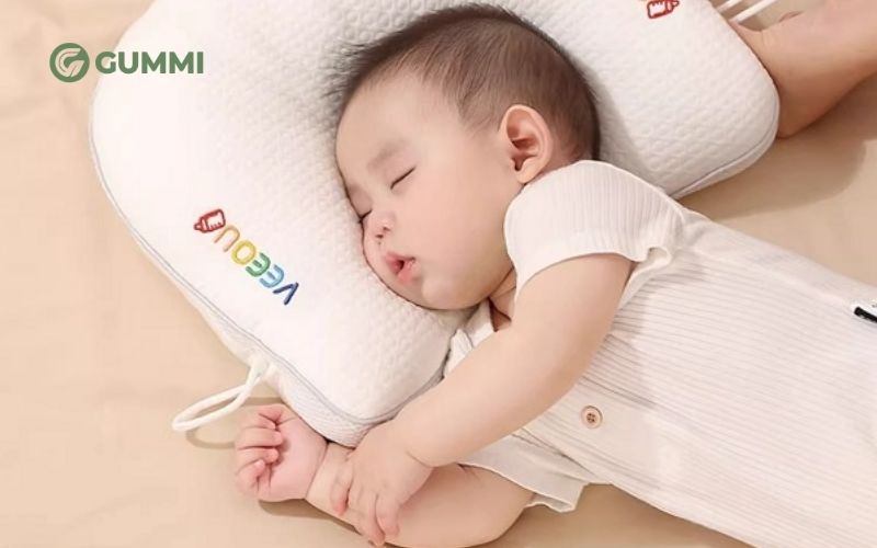 Cách đặt gối cho bé sơ sinh đúng 