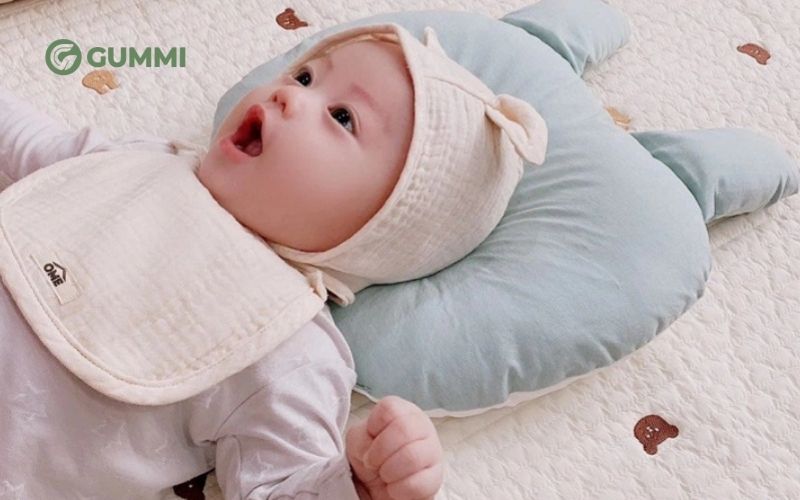 Chọn gối cho trẻ sơ sinh có kích thước và độ cao phù hợp