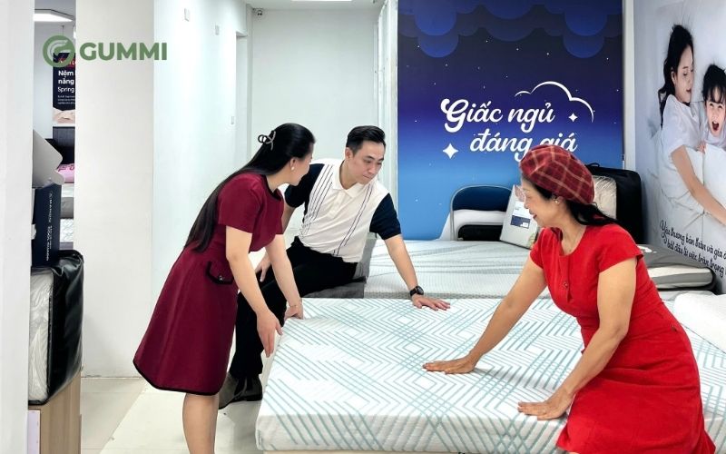 Top 10 mẫu nệm êm, nâng đỡ tốt giúp ngủ sâu và thoải mái 13 Bạn nên trực tiếp nằm thử trên nệm trong vài phút để cảm nhận độ lún và khả năng nâng đỡ
