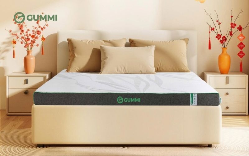 Kết hợp nệm Gummi với chăn ga gối màu ghi cho phòng ngủ thêm sang trọng