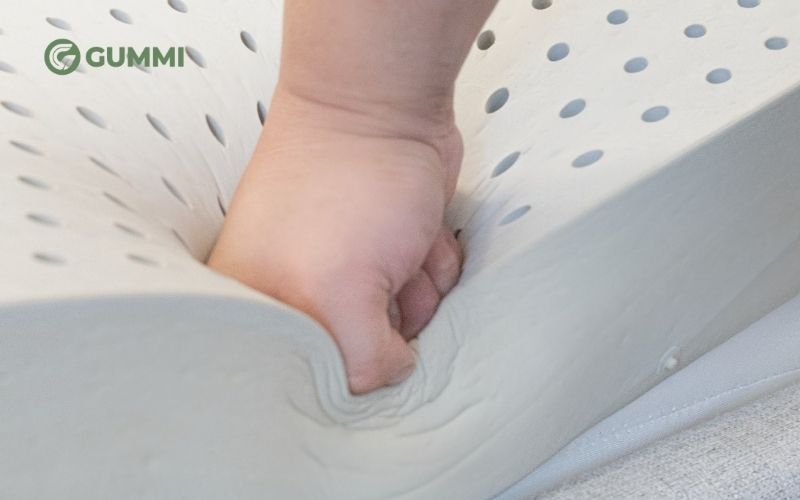 Lựa chọn nệm cho người đau hông có độ cứng phù hợp
