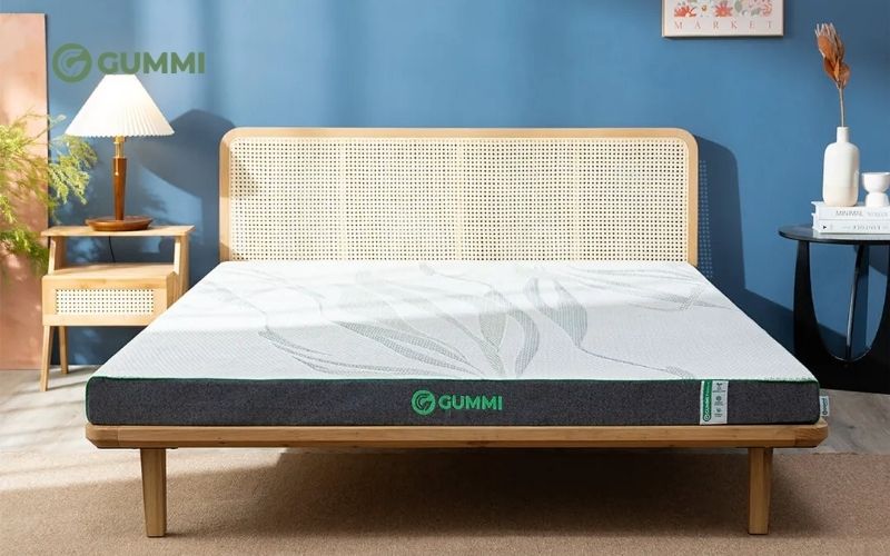 Nên giặt nệm thường xuyên để loại bỏ vi khuẩn, nấm mốc gây hại