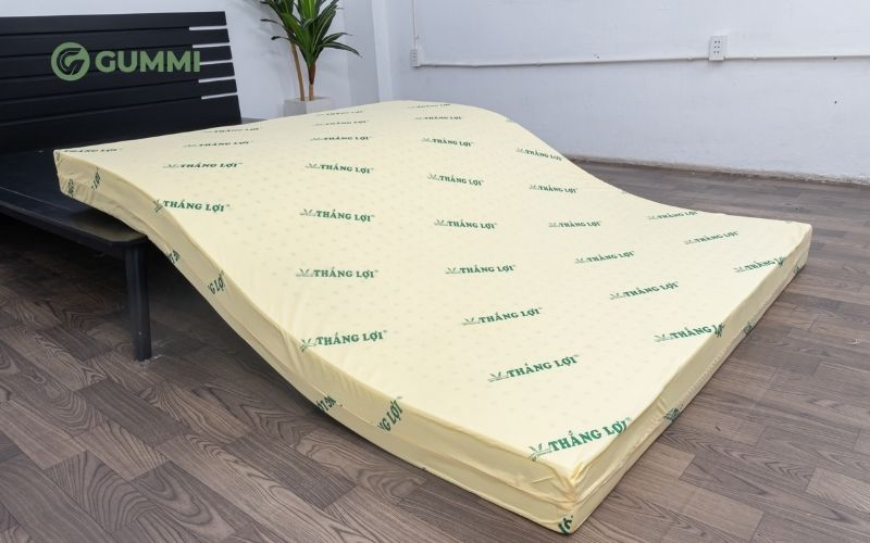 Nệm cao su non đạt chuẩn thường chỉ có mùi nhẹ và không gây khó chịu