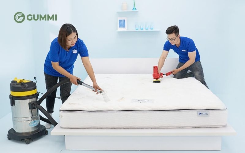 Vệ sinh nệm cao su chuyên nghiệp với dịch vụ tại Vua Nệm