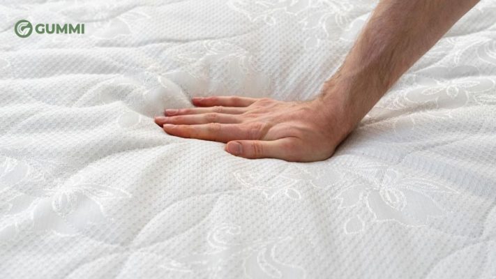 10 Cách khử mùi nước tiểu trên nệm