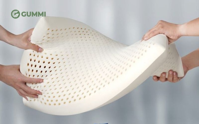 10 tiêu chí quan trọng khi lựa chọn gối cho người nằm sấp 6 Chọn gối có trọng lượng nhẹ