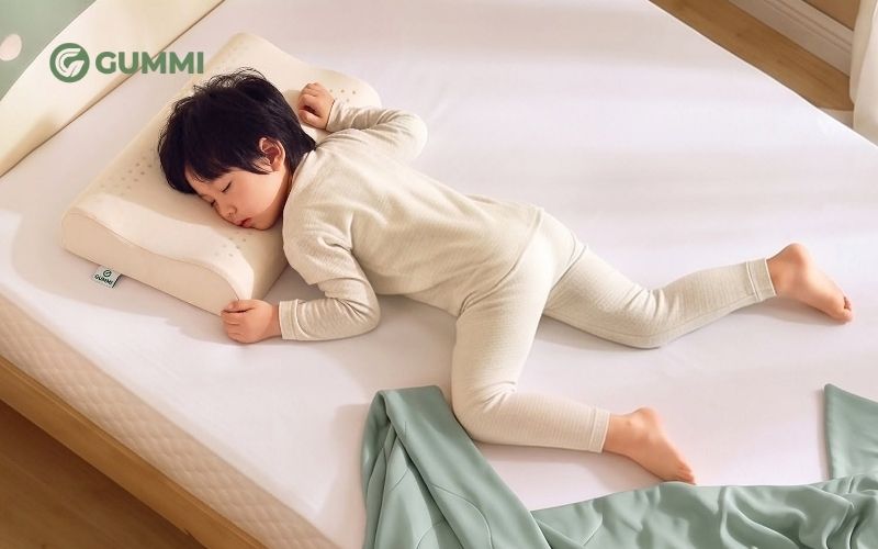Độ cứng nệm phù hợp giúp nâng đỡ cơ thể bé