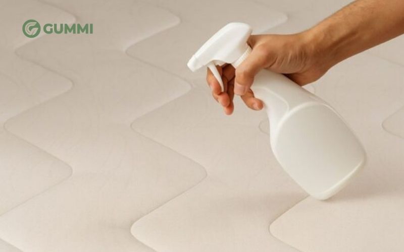 Sử dụng nước chanh để khử mùi hôi nước tiểu trên nệm