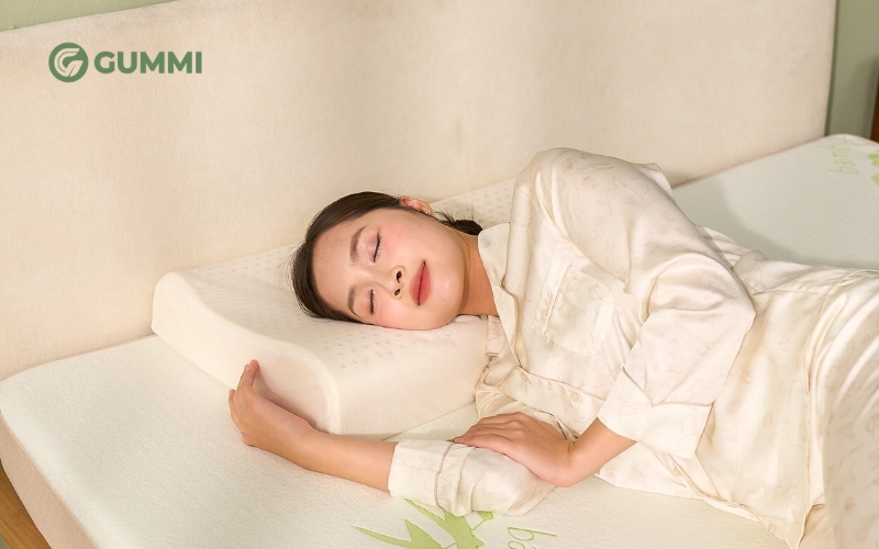 Top 7 gối cho người nằm nghiêng hỗ trợ giấc ngủ ngon, êm ái 1 Nằm nghiêng là tư thế ngủ phổ biến nhất hiện nay