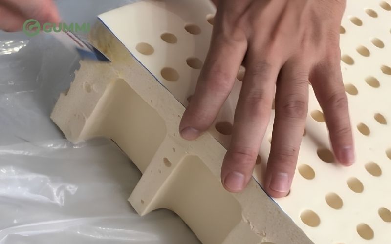 Hướng dẫn 4 bước cắt nệm cao su tại nhà đơn giản