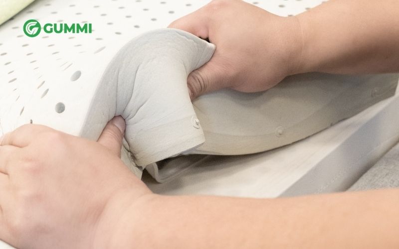 So sánh nệm cao su thiên nhiên và nhân tạo: Nên mua nệm nào? 1 Nệm cao su thiên nhiên làm từ mủ cao su nguyên chất