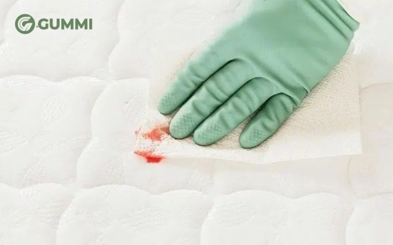Cách làm sạch đệm khi đến tháng với oxy già