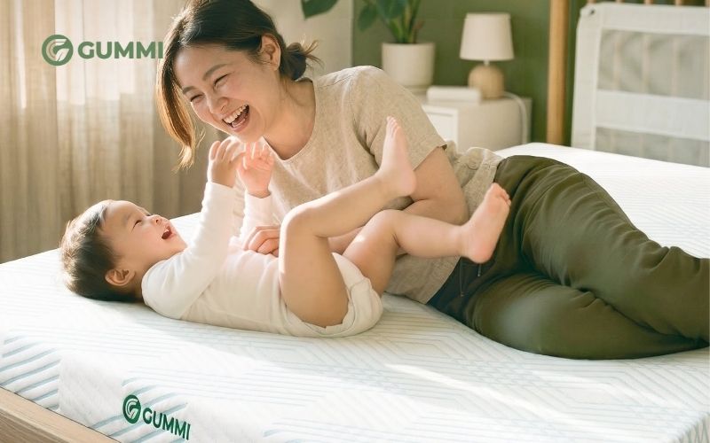 Độ cứng của đệm đóng vai trò quan trọng trong việc nâng đỡ cơ thể bé, đặc biệt là với trẻ sơ sinh