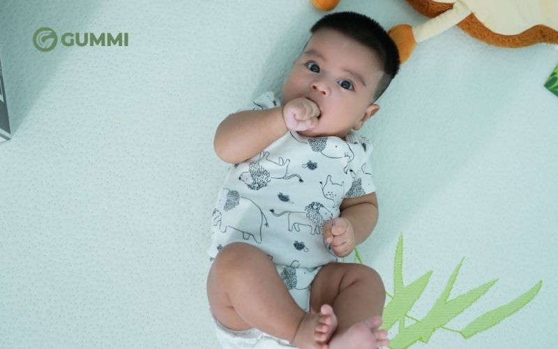 Nhiều sản phẩm nệm điều hòa cho bé còn được chú trọng về chất liệu và thiết kế nhằm phù hợp với cơ thể trẻ nhỏ.