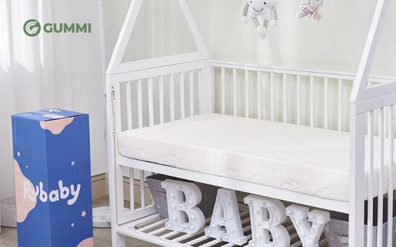 Nệm foam cũng là một lựa chọn phổ biến cho trẻ sơ sinh