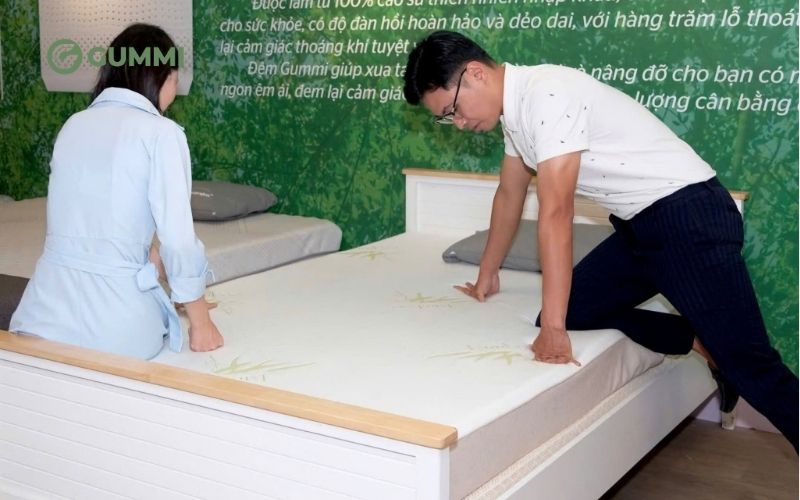 Để xác định độ bền của nệm cao su và nệm memory foam, mật độ của vật liệu chính là một thông số quan trọng