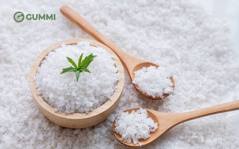 Hướng dẫn vệ sinh nệm đúng cách giúp nệm sạch như mới 5 Sử dụng muối để vệ sinh nệm ngủ