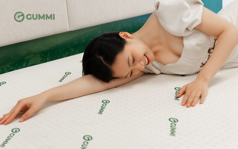 Thử nệm trực tiếp trước khi quyết định mua