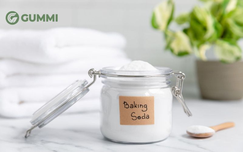 Giặt vỏ gối bị ố vàng bằng baking soda