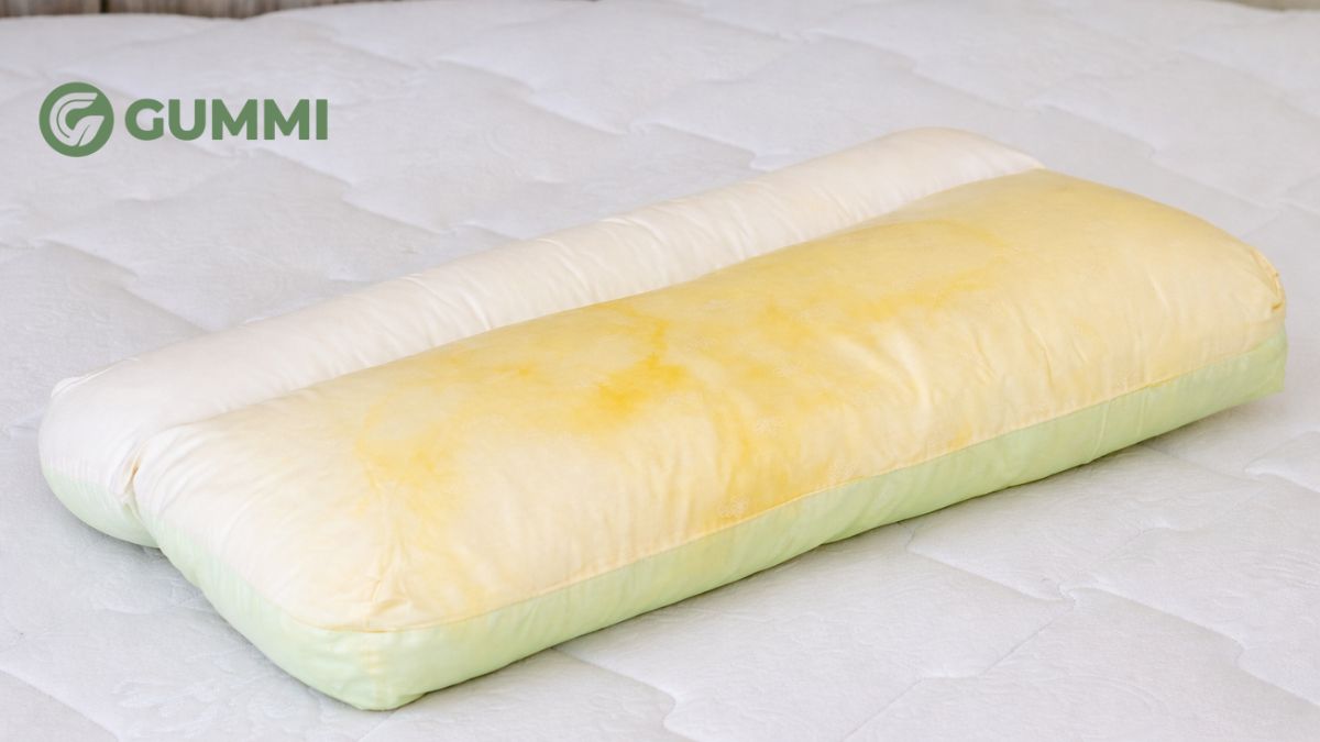 Vệ sinh vỏ gối bị ố vàng