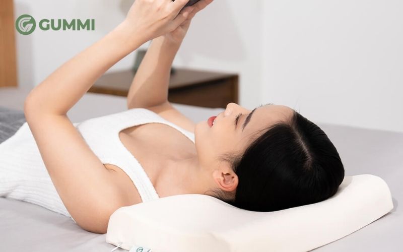 Hướng dẫn cách chọn gối cho người thoái hóa đốt sống cổ 3 Gối cao su thiên nhiên giúp giữ cột sống ở tư thế tự nhiên, giảm đau nhức khi ngủ