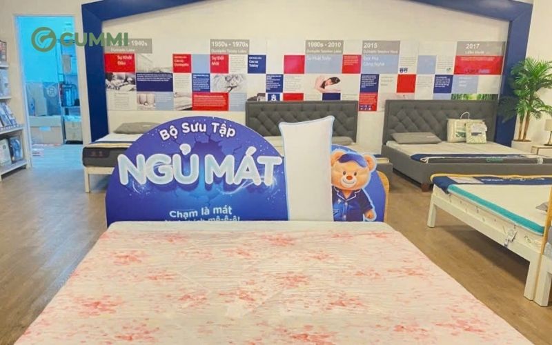 Không gian trưng bày đa dạng các dòng nệm tại Vua Nệm