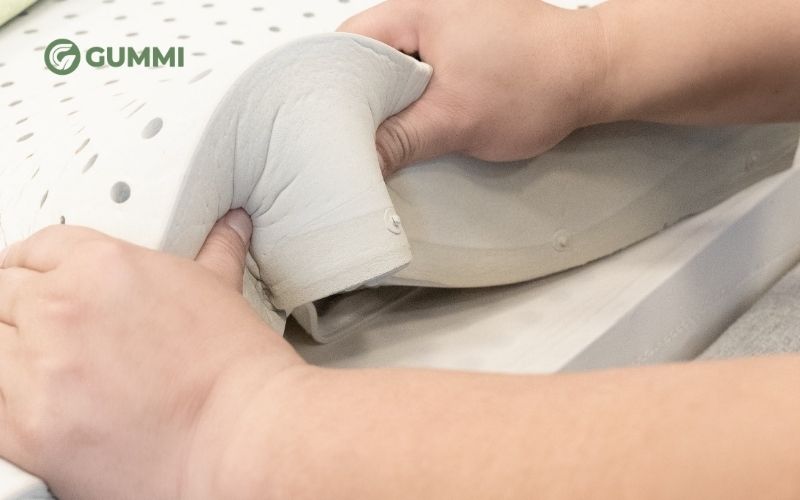 Top 15 cửa hàng bán nệm tại TPHCM uy tín, giá tốt 13 Kiểm tra chất lượng nệm