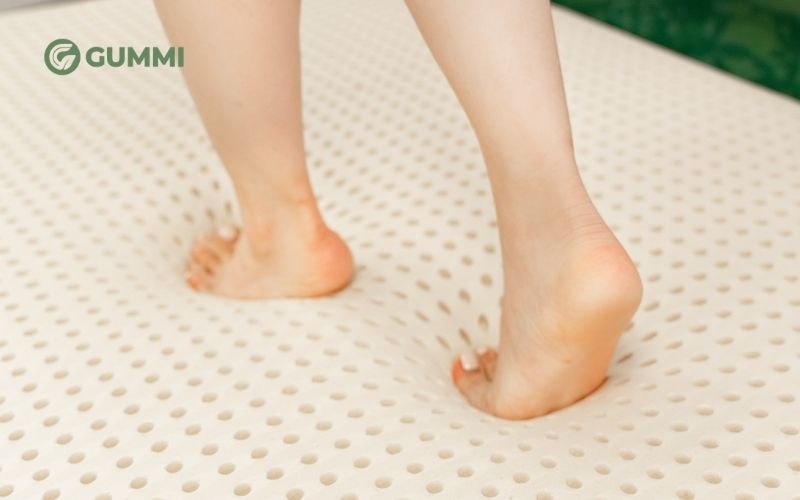 Top 12 cửa hàng nệm Thanh Hóa đa dạng mẫu mã, giá tốt 14 Kiểm tra độ đàn hồi của nệm