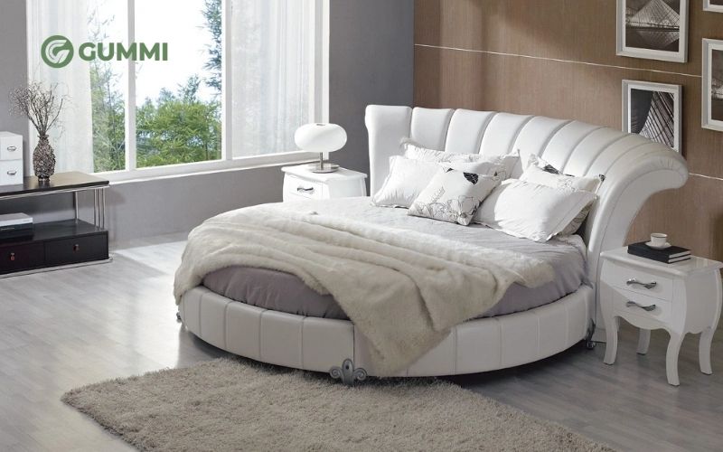 Nệm tròn tạo điểm nhấn nổi bật cho không gian nghỉ ngơi hiện đại
