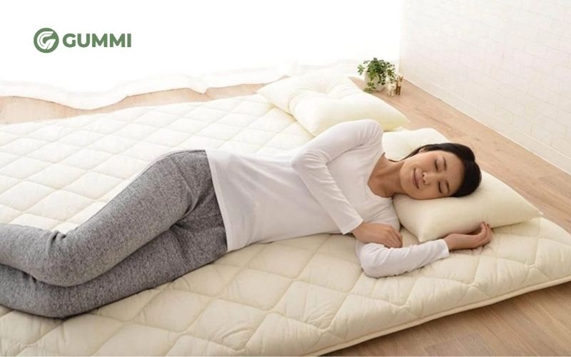 Ngủ nệm dưới đất có tốt không?