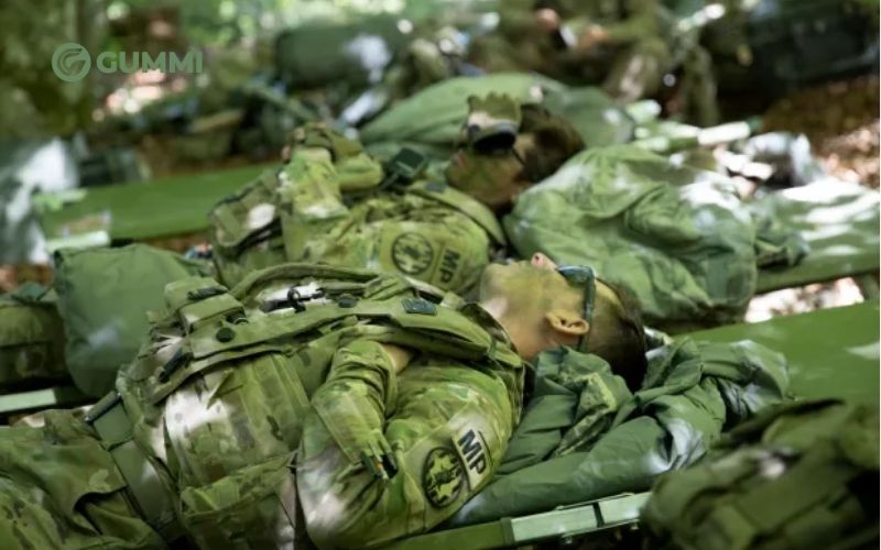 15+ mẹo ngủ nhanh giúp bạn chìm vào giấc ngủ chỉ trong vài phút 4 Phương pháp Quân đội (Military Method)