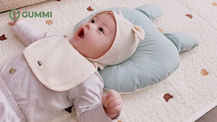 Gối chống bẹp đầu có tốt không? Cách chọn gối an toàn cho bé