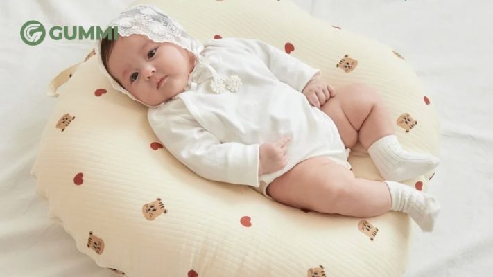 Cách chọn gối chống trào ngược cho bé giúp giảm nôn trớ