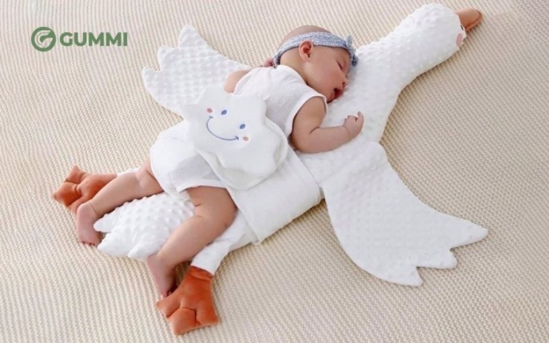 Gối ôm cho bé là loại gối giúp hỗ trợ tư thế ngủ thoải mái
