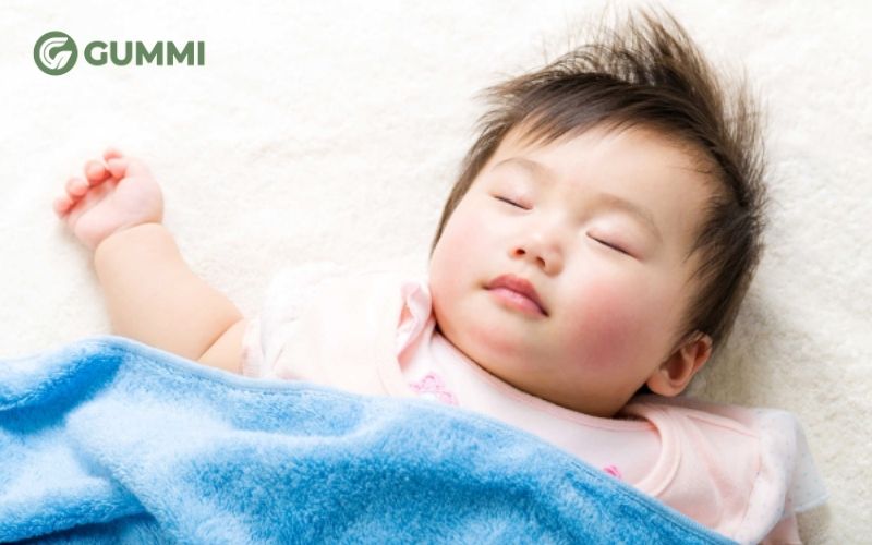 Trẻ dưới 12 tháng tuổi không nên sử dụng gối khi ngủ