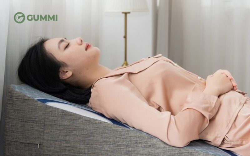 15 tác hại của gối chống trào ngược và những lưu ý khi sử dụng 2 Tăng nguy cơ té ngã, lật úp