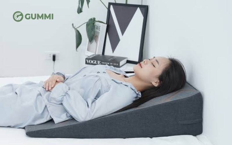 15 tác hại của gối chống trào ngược và những lưu ý khi sử dụng 3 Tác hại của gối chống trào ngược - Tạo thói quen ngủ phụ thuộc vào gối